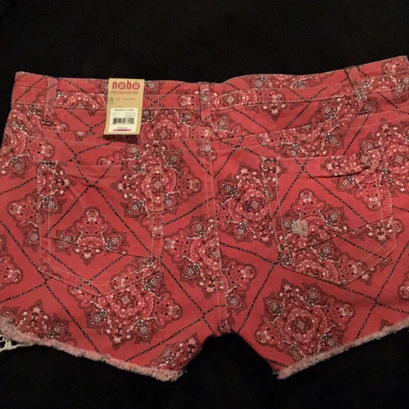 Shorts - Picture 3 of 3